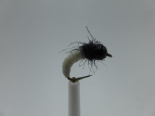 Size 14 Tungsten Maggot Barbless